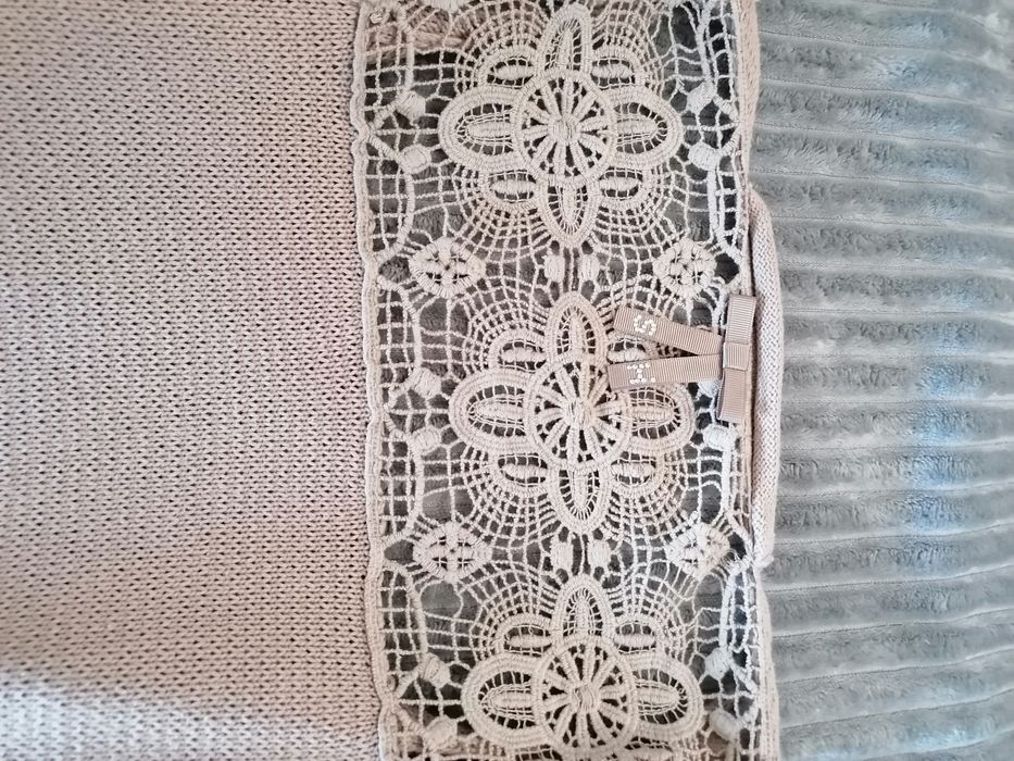 Casaco de malha bege. Marca xs mas veste mais