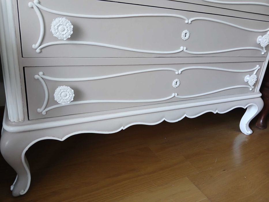 Comoda Queen Anne