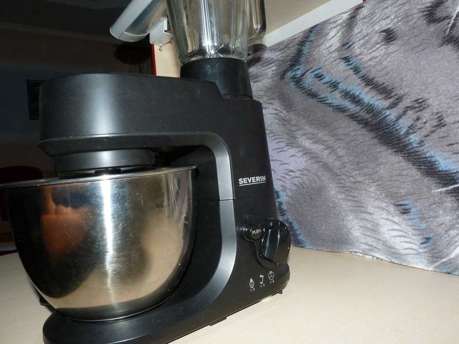 Комбайн кухонний, планетарний міксер Severin KM3890