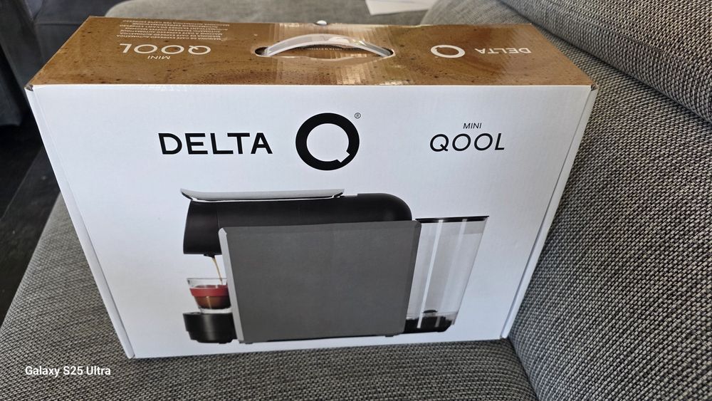 Automatyczny ekspres do kawy Delta Qool Mini nowy model w kartonie + 2 kapsułki