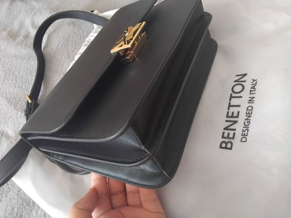 Шкіряна сумка кросс-боді Benetton (саф'яно). Нова