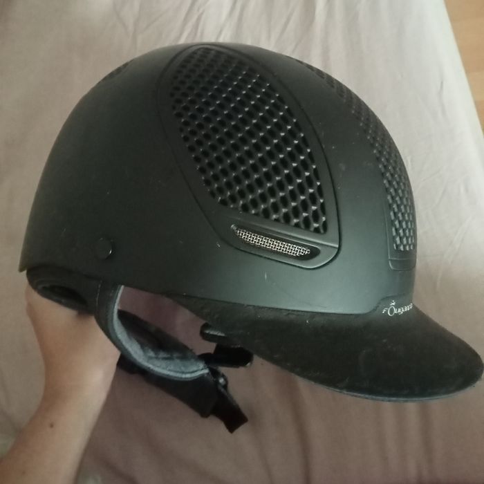Capacete/toque  de equitação tamanho 59