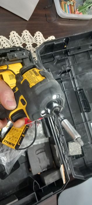 Aparafusadora dewalt de impacto 18v