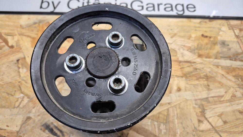 AUDI/VW-Bomba Direção ORIGINAL KYB ref :8D01,45177Q+ polie 038145,255D