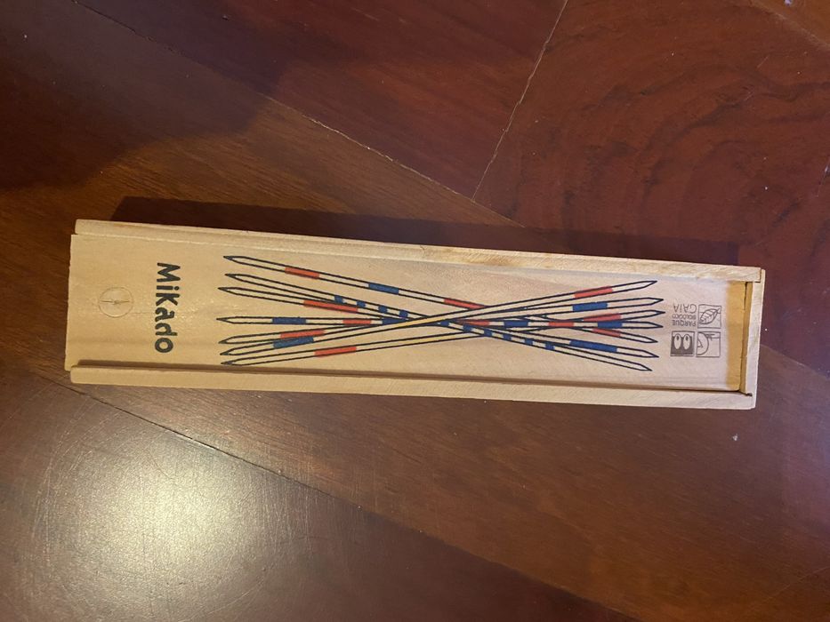 Jogo mikado em madeira