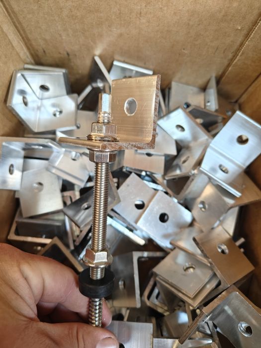 Кутник алюмінієвий 45х45х4 М10