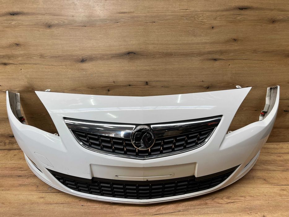 Zderzak przedni Opel Astra 4