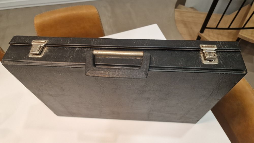 Porta cassetes áudio vintage incl. 50 cassetes