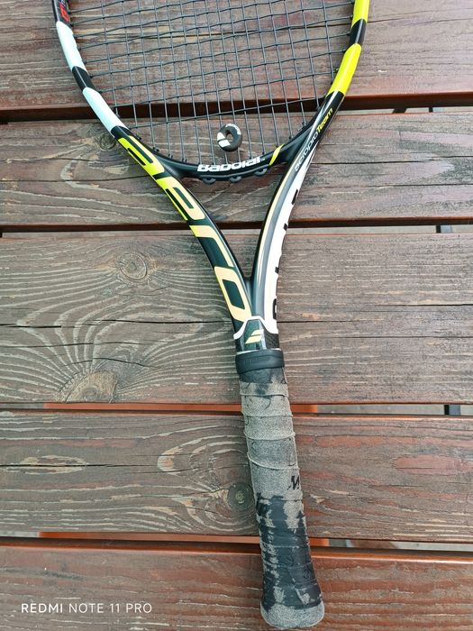 Продам теннисную ракетку Babolat aeropro Team
