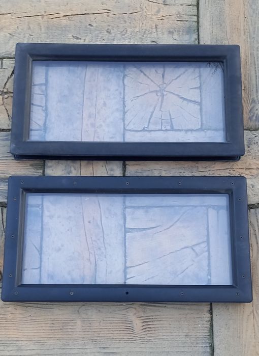 Okna do segmentowej bramy garażowej.