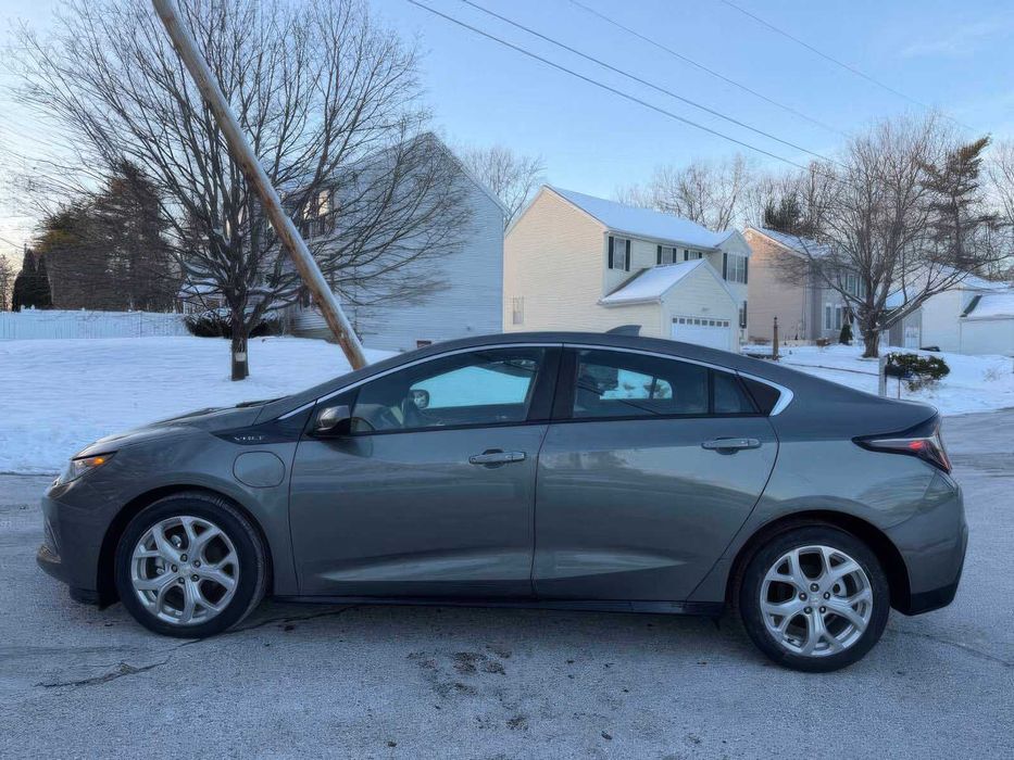 Chevrolet Volt Premier      2017