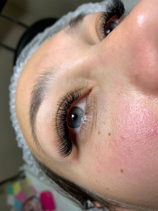 Ресницы Вишневое