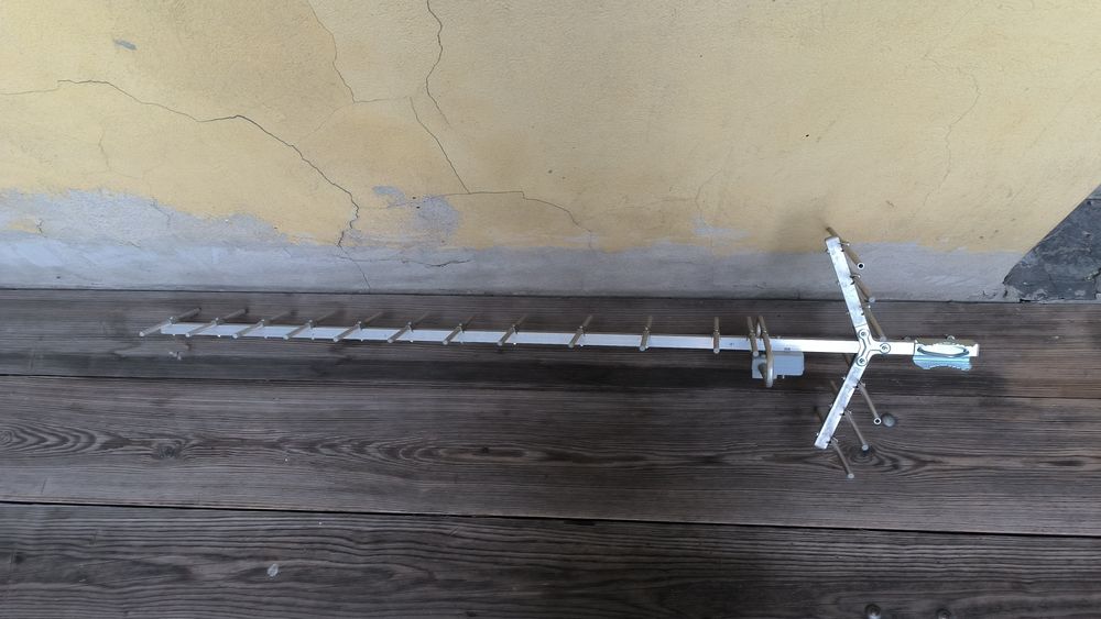 Tuner dekoder do telewizji naziemnej DVB T2 sprawne antena