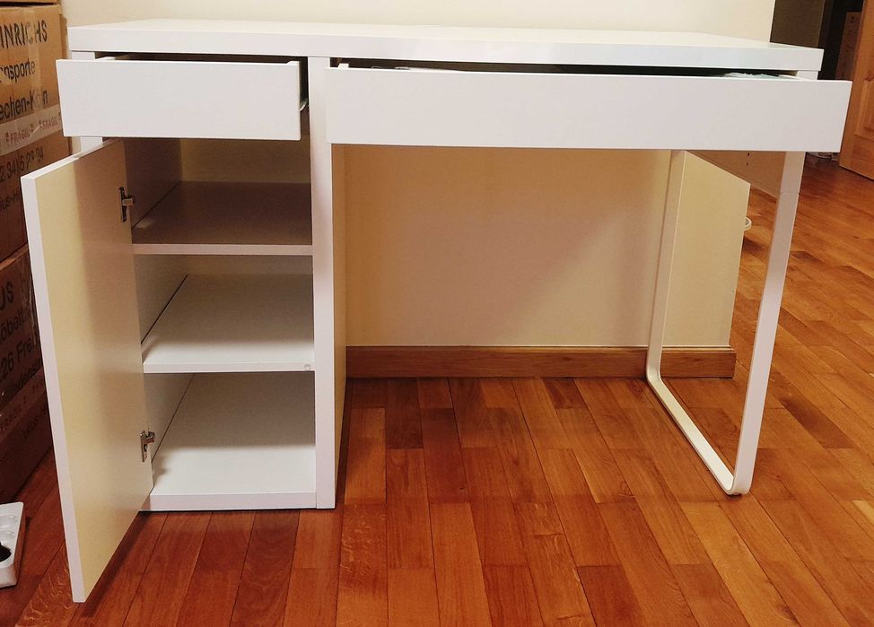 Secretária IKEA em ótimo estado