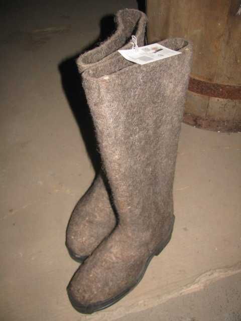 Валянки на гумовій підошві.