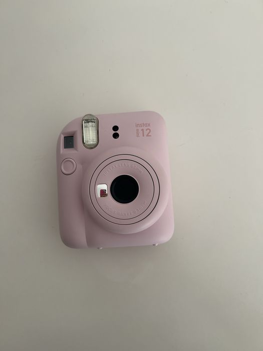 Câmara Instantânea Fujifilm Instax Mini 12 — Rosa (Como Nova)
