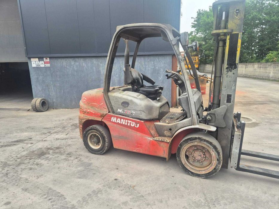 Empilhador manitou 3500kg