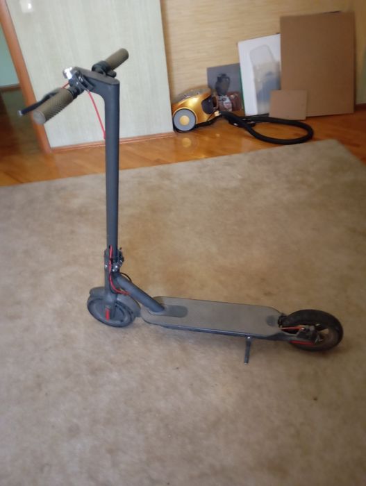 Продам электросамокат( без батареи)