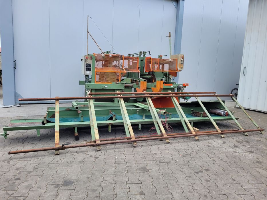 Linia ciesielska DE Paul International