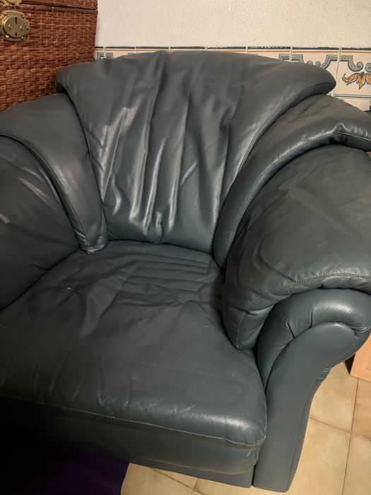 Conjunto de 2 sofás e 1 cadeirão Vintage