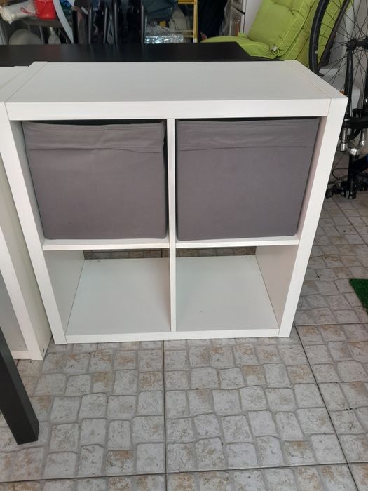 Duas Estante  Ikea branca Kallax quatro cubos