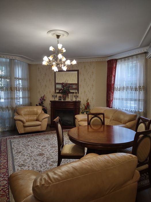 Продаж 3 -кімн новобудови .центр міста Київська