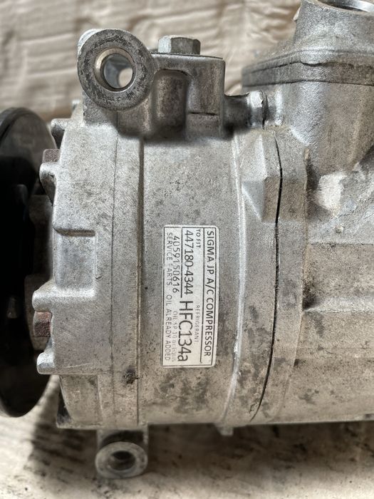 Компресор кондиціонера VAG