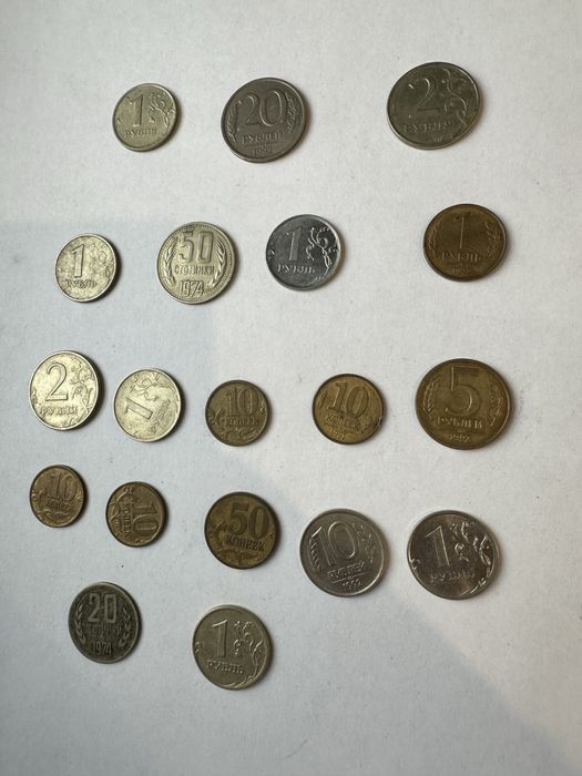 Разные монеты цена за штуку