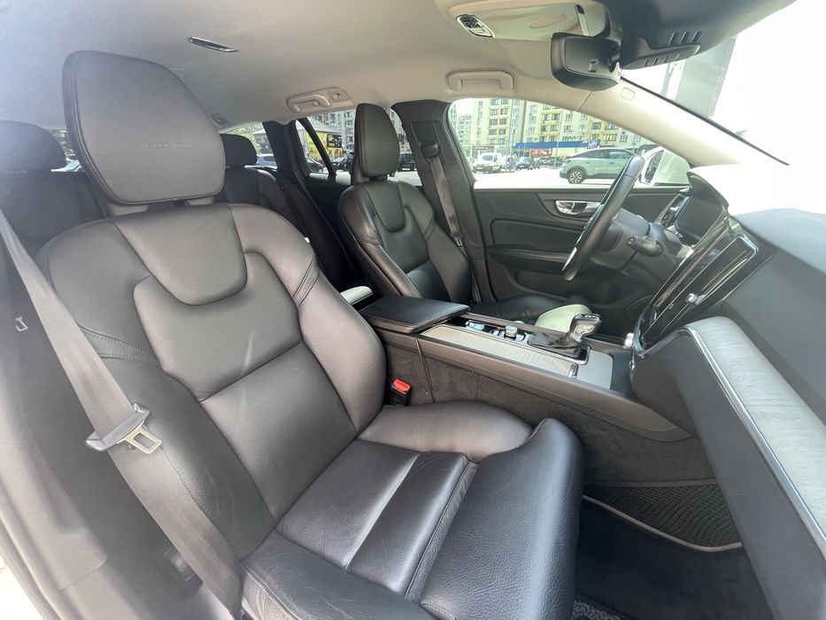 Volvo V60 2018 VIN YV1ZWA8UDK1015253 фото оголошення 12 з 24