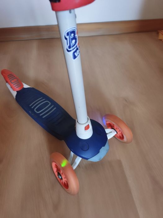 Trotinete criança com luzes