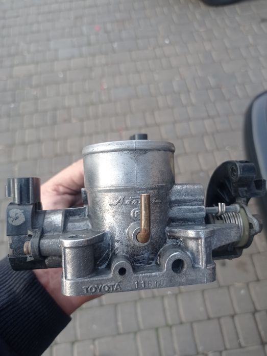 Продам Дроссельную заслонку TOYOTA 4E-FE