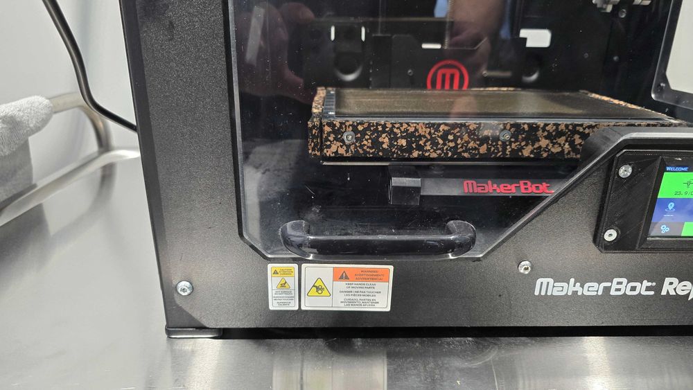 Impressora 3D MakerBot Replicator493118989219942402