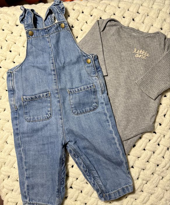 Великий Лот речей на дівчинку