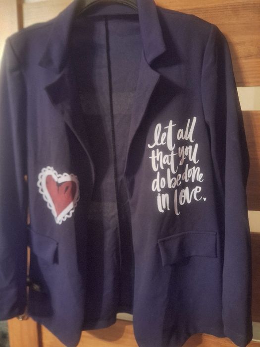 Płaszczyk damaki rozm.M czarny,stan bardzo dobry.