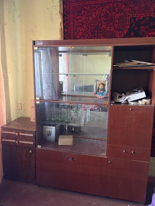 Отдам мебель, кровати, тумбочки, шкафы