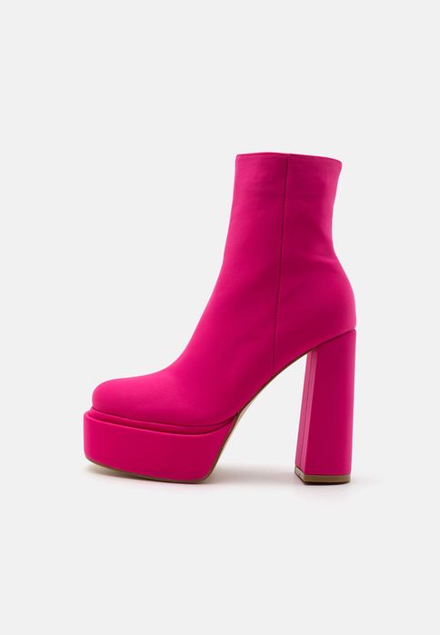 Botki hot pink na słupku Raid 36