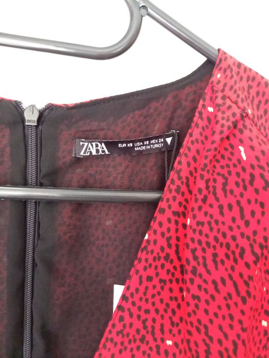 Nowa krótka czerwona sukienka z dekoltem w serek ZARA