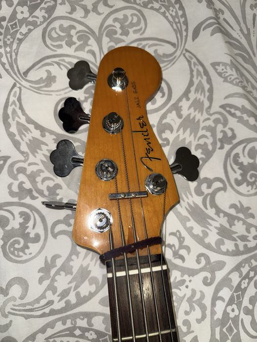 Baixo Fender jazz bass deluxe 24. 5 cordas