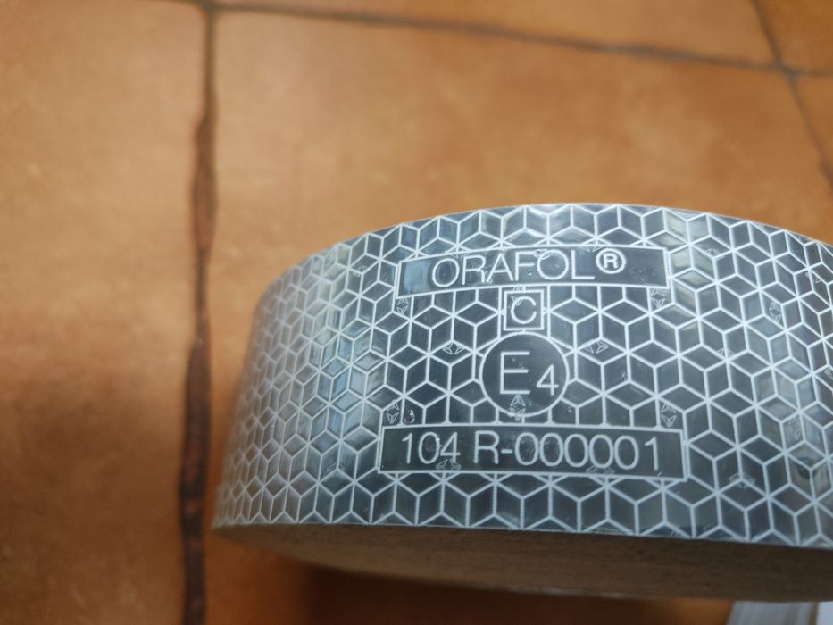 Taśma odblaskowa konturowa srebrna i czerwona 120 zł sztuka rolka 50