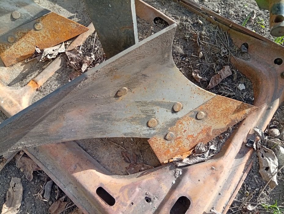 Плуг 2 корпусний