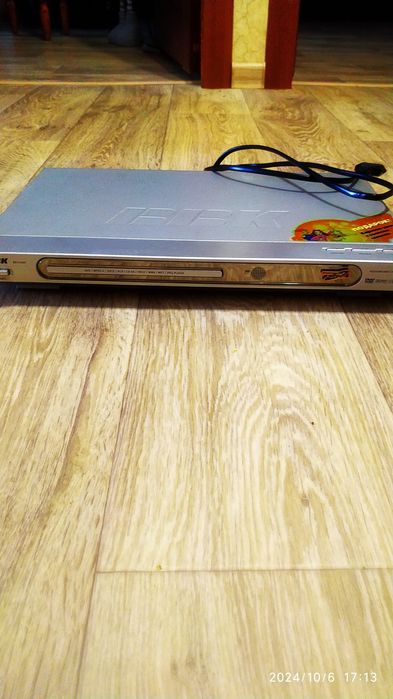 Продам DVD плеєр ВВК