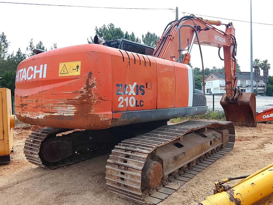 Escavadora Giratoria Hitachi ZX210LC-3