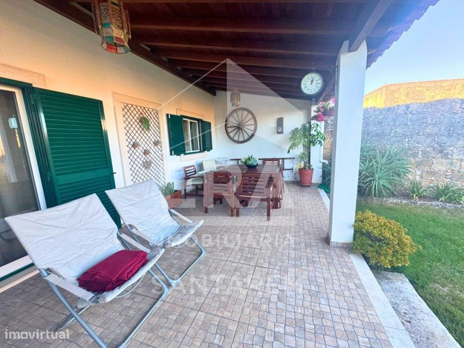Moradia inserida num lote de 567,30 m²