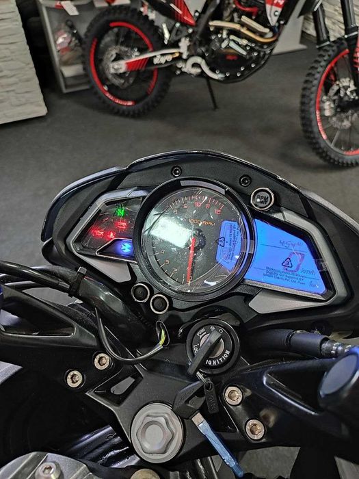 АКЦІЯ Мотоцикл BAJAJ Pulsar NS200