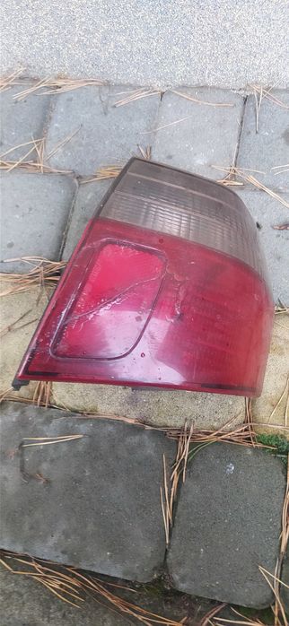 Tylnia prawa lampa Mitsubsihi Galant