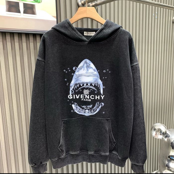 Худак Givenchy.