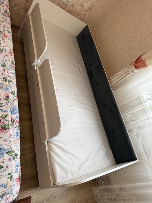 Дитяче, підліткове ліжко + матрац + два бортики+ нижня шуфляда