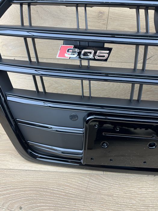 Audi Q5 fy 80A решітка решетка радиаторов