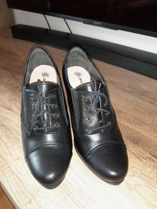 Buty rozmiar 39 nowe