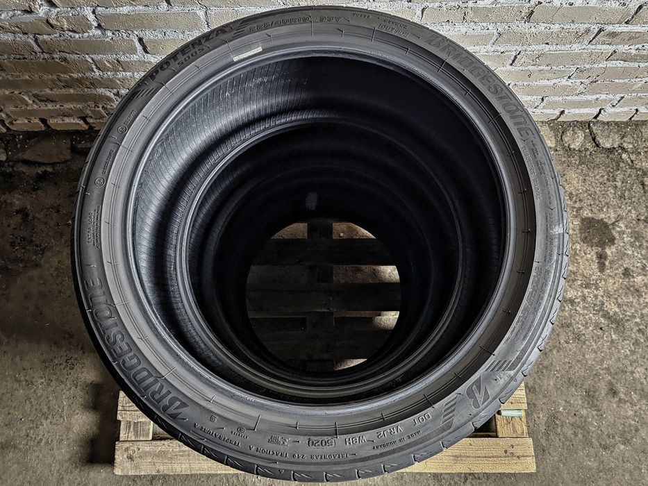 Як нові 225/40r19 Bridgestone | 2021 | 7.5mm | Преміум шини | Ідеальні